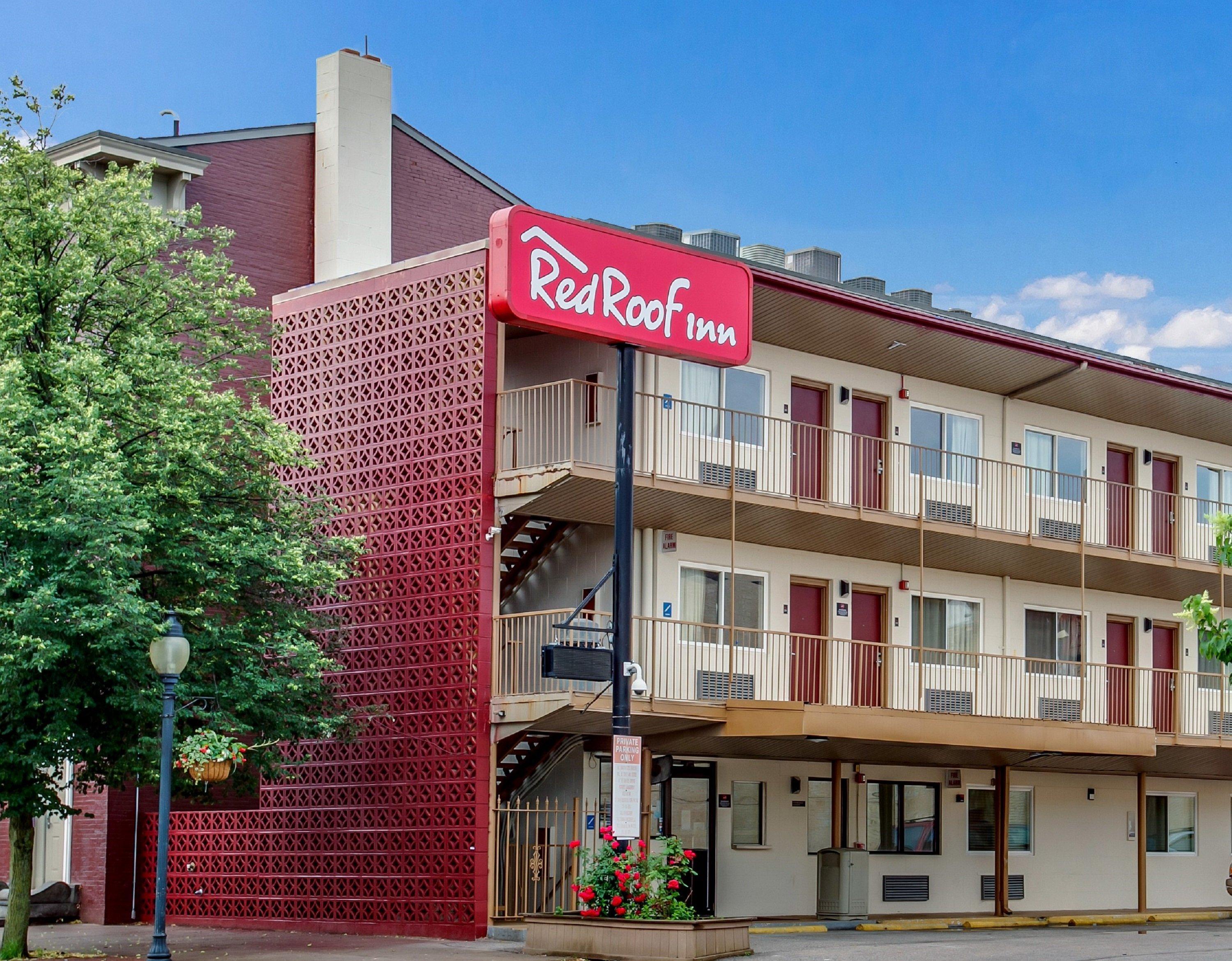 Red Roof Inn York Downtown Exterior photo