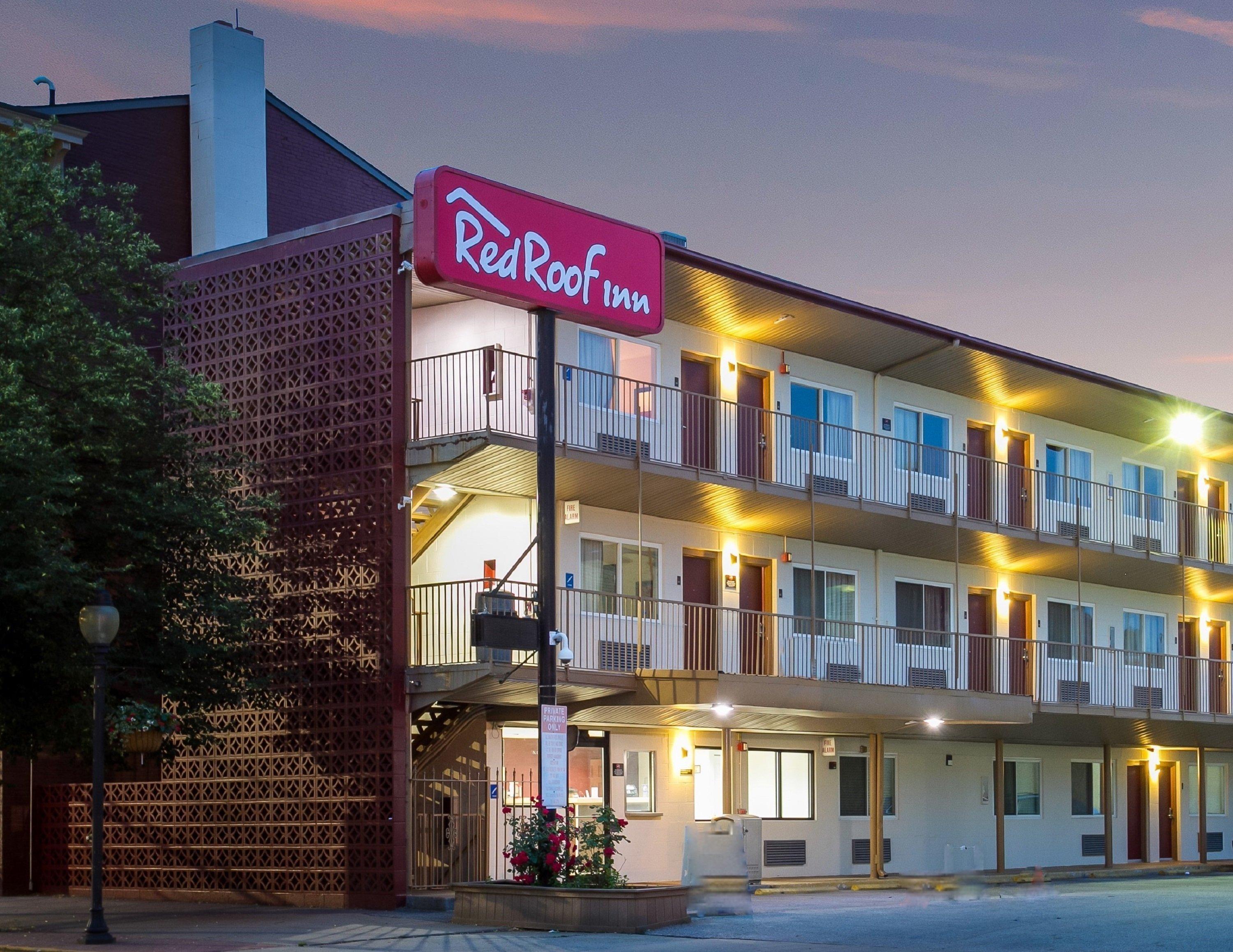 Red Roof Inn York Downtown Exterior photo