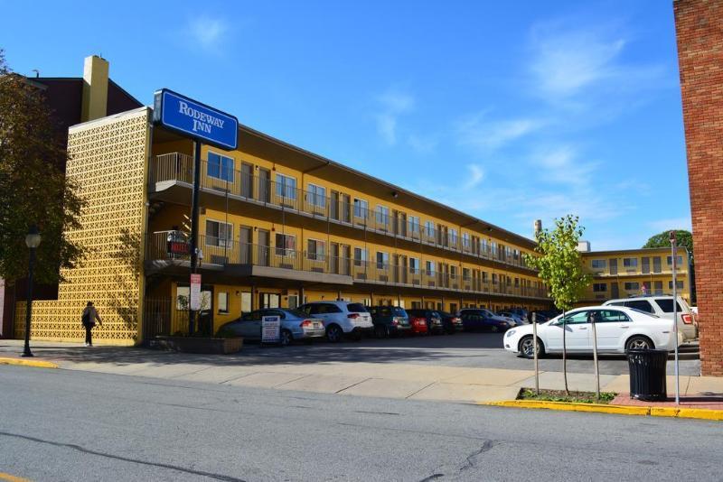 Red Roof Inn York Downtown Exterior photo